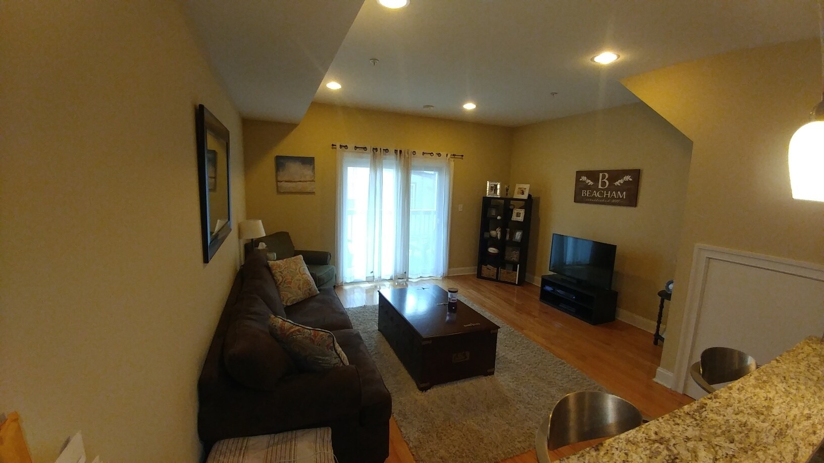 Building Photo - 827 Corinthian Ave