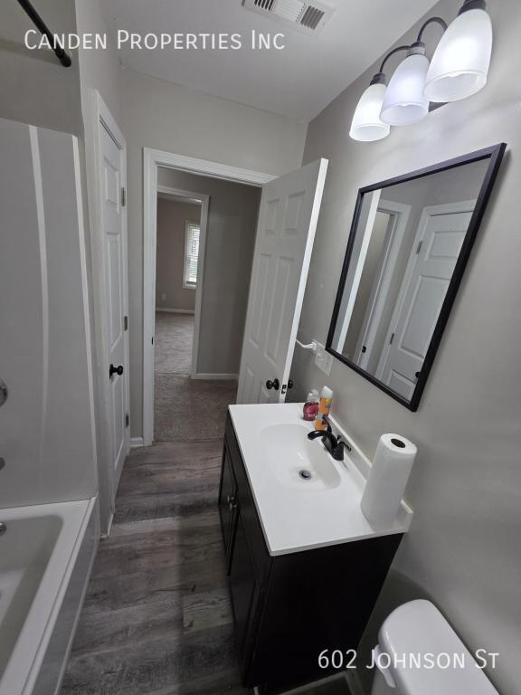 Building Photo - 602 Johnson St