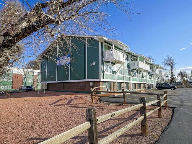 Building Photo - 233 E Arvada St