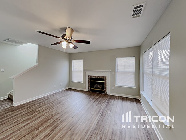 Building Photo - 807 Sinclair Dr