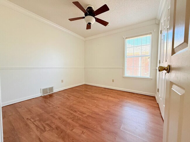 Building Photo - 348 Wolf Run Rd