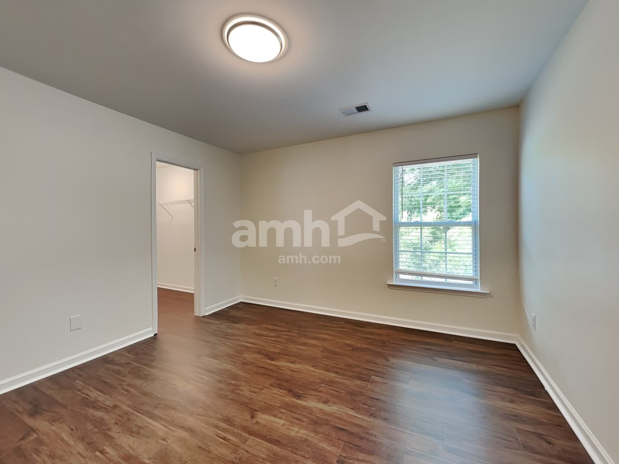 Building Photo - 236 Addlestone Cir