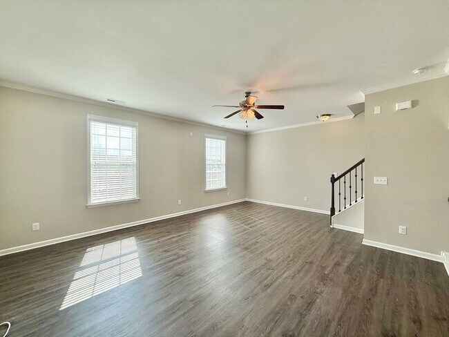 Building Photo - 6322 Kayton St