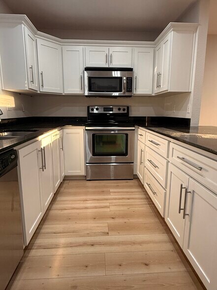 Kitchen - 5704 E Aire Libre Ave