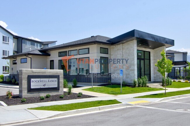 Building Photo - 974 W 500 S