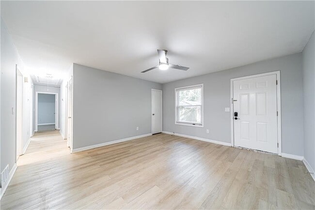 Building Photo - 690 Bellemeade Dr SW