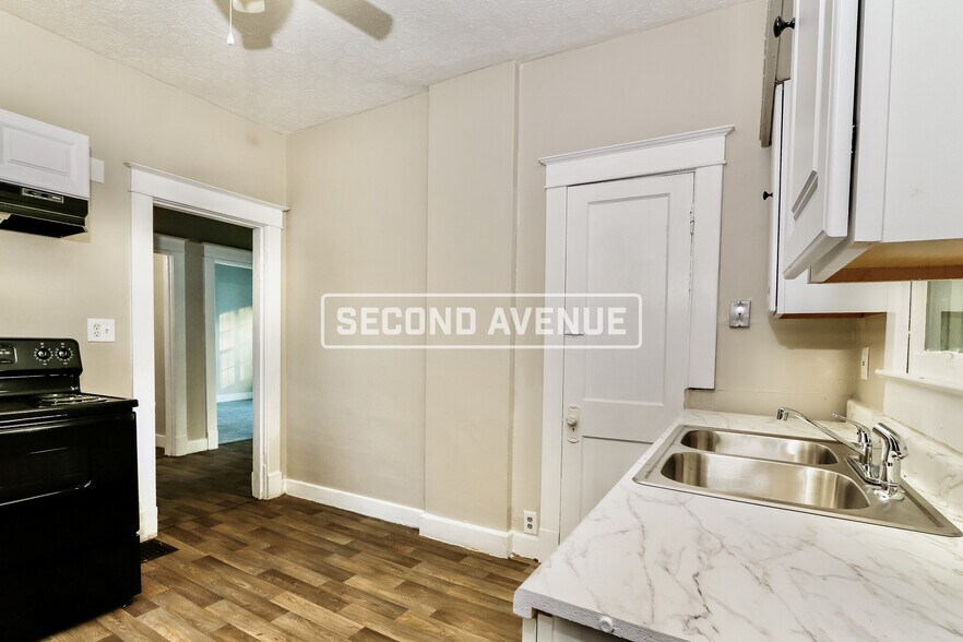 Building Photo - 302 Cecil Ave