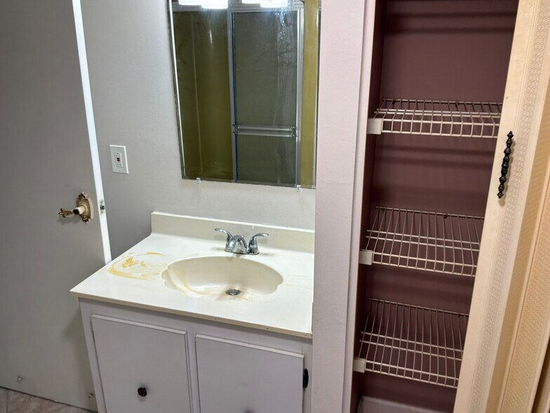 2nd Bathroom - 4600 Ocean Beach Blvd