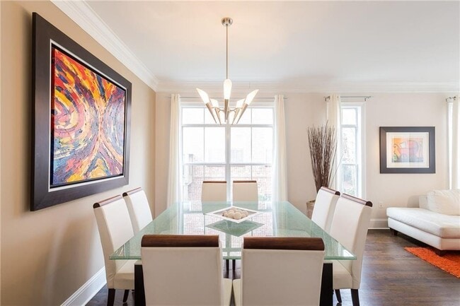 Building Photo - 1155 Glenridge Pl NE