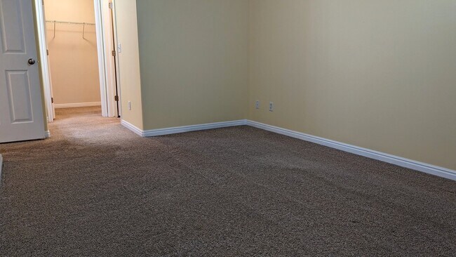Building Photo - 3181 Alsace Way