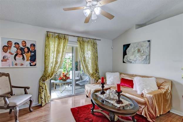 Building Photo - 208 Abbotsbury Dr