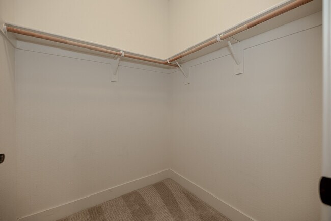 Building Photo - 196 E Main Ave