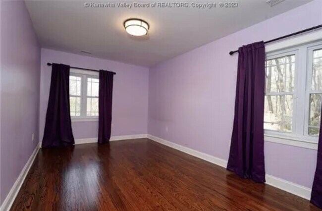 Building Photo - 204 Angel Terrace