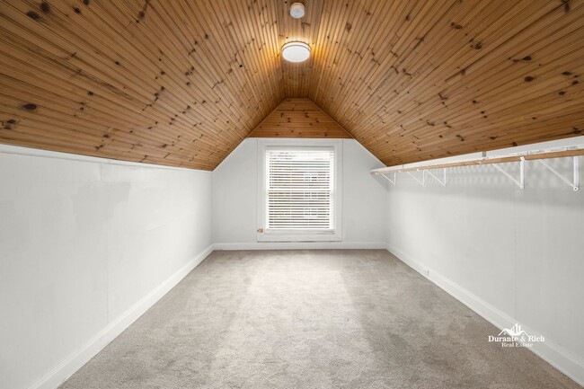 Building Photo - Modern Updated Victorian Duplex 3-Plus Bed...