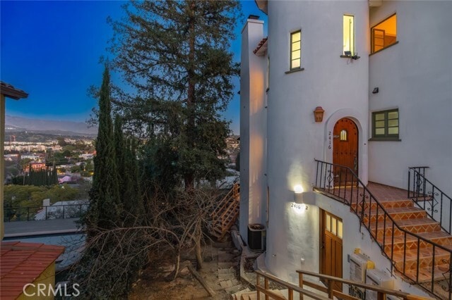 Building Photo - 2416 Moreno Dr