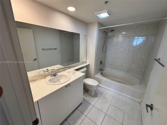 Building Photo - 2775 NE 187th St