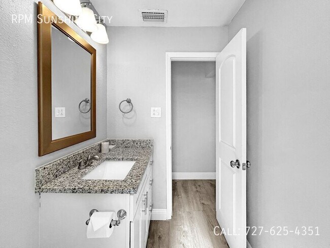 Building Photo - 5408 5th Ave N