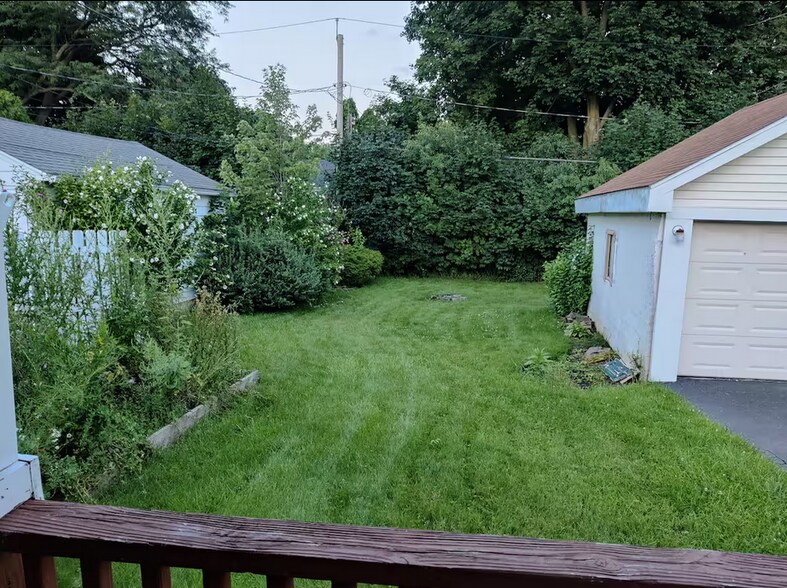 Building Photo - 160 Azalea Rd