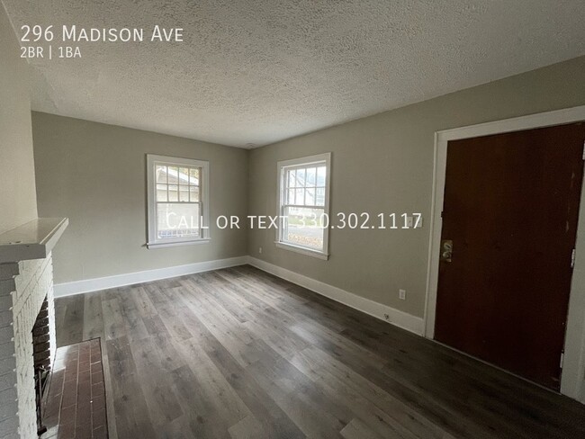 Building Photo - Two bedroom one bathroom first level apart...