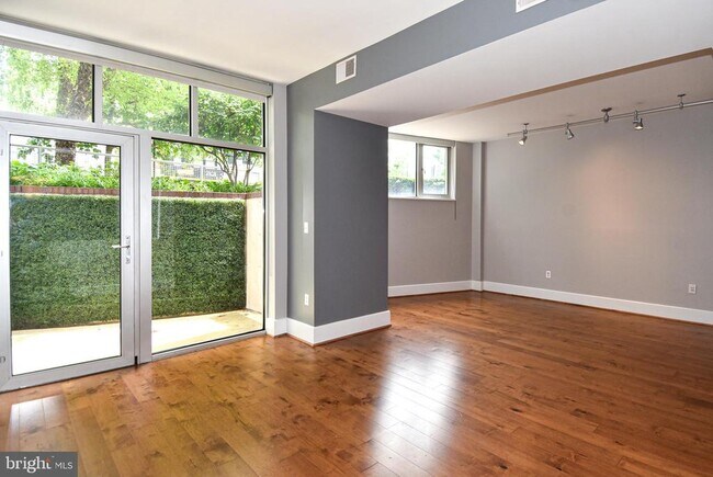 Building Photo - 2100 11th St NW