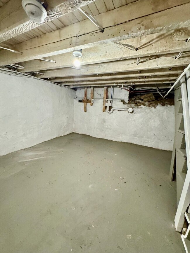 Building Photo - 1827 N Bailey St