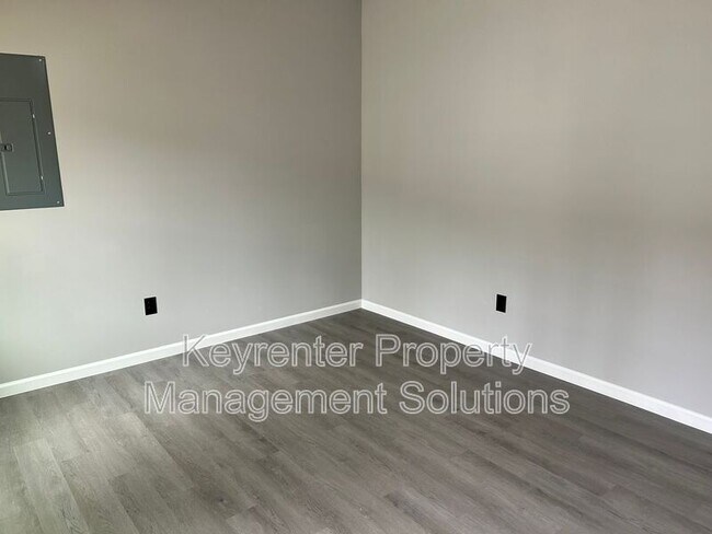 Building Photo - 1006 Pocahontas Ave