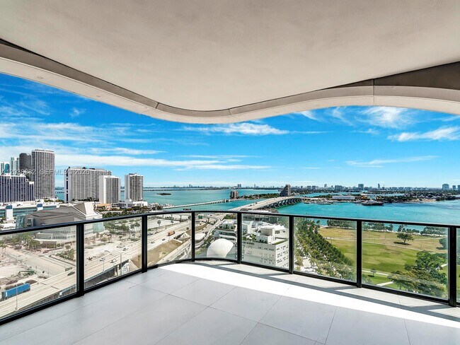 Building Photo - 1000 Biscayne Blvd