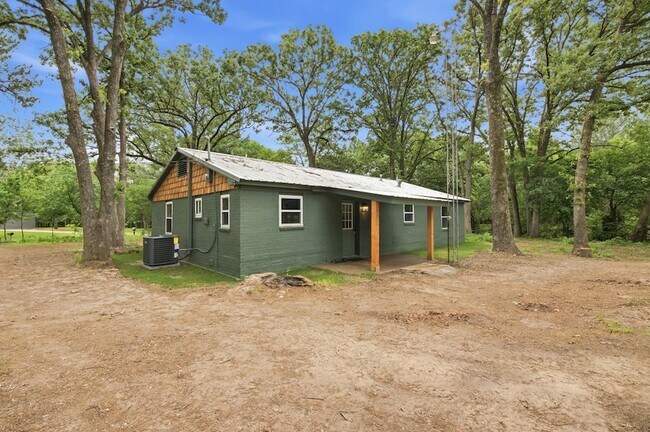 Building Photo - 509 Co Rd 2271