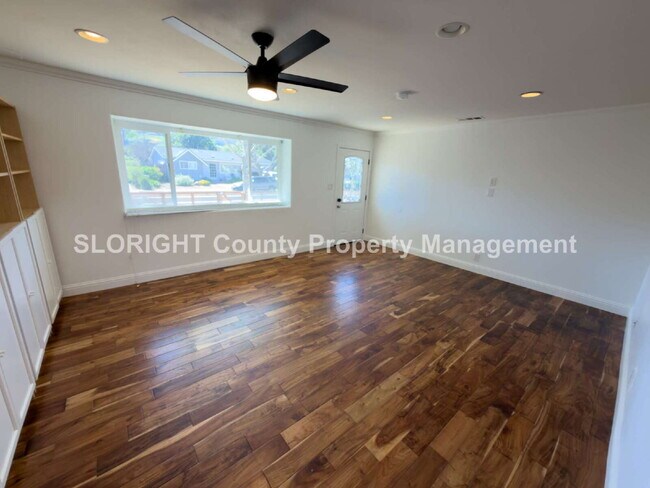 Building Photo - LEASE PENDING - Spacious Home in Laguna Lake - 4 Bed / 2 Bath