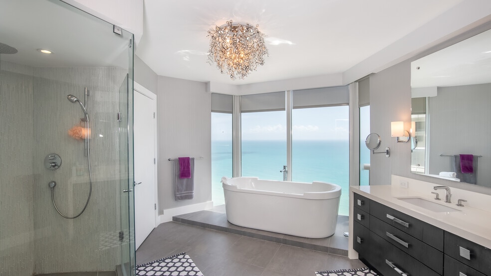 Primary Full Bath - 17555 Collins Ave