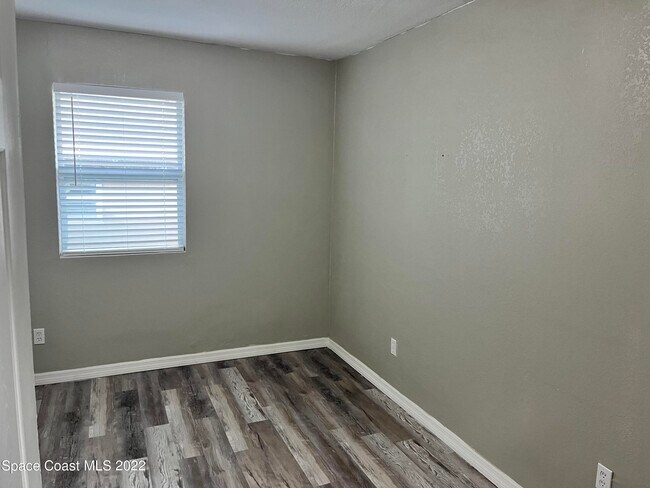 Building Photo - 701 Tropic St