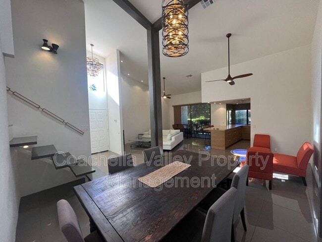 Building Photo - 287 S Civic Dr