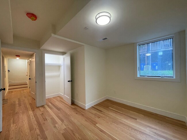 Building Photo - Newer Construction Luxury unit 3 bed 2.5ba...