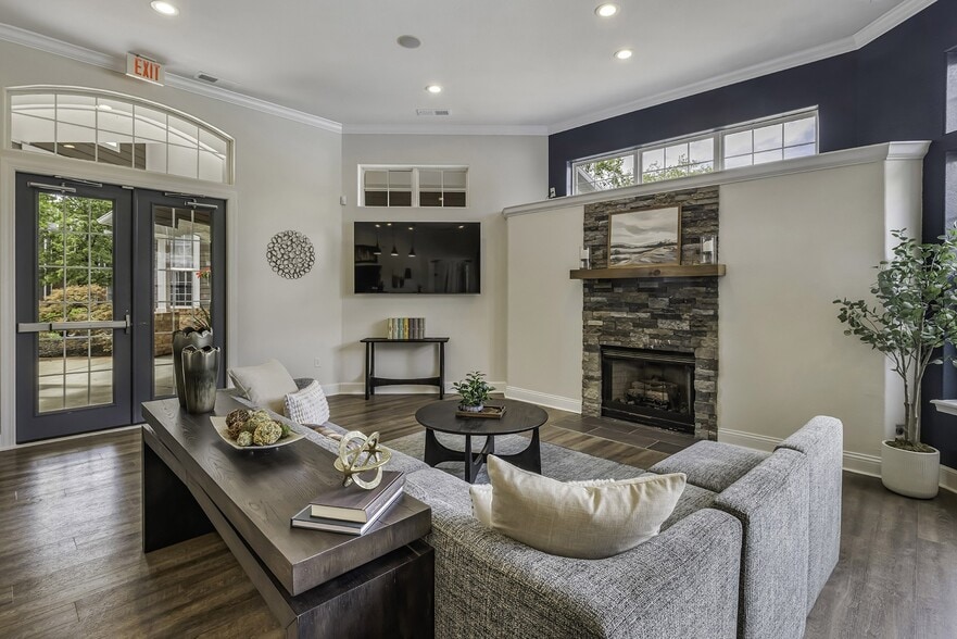 Building Photo - Lantern Woods Apartments