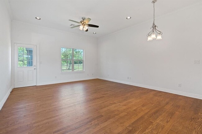 Building Photo - 404 Mesa Dr