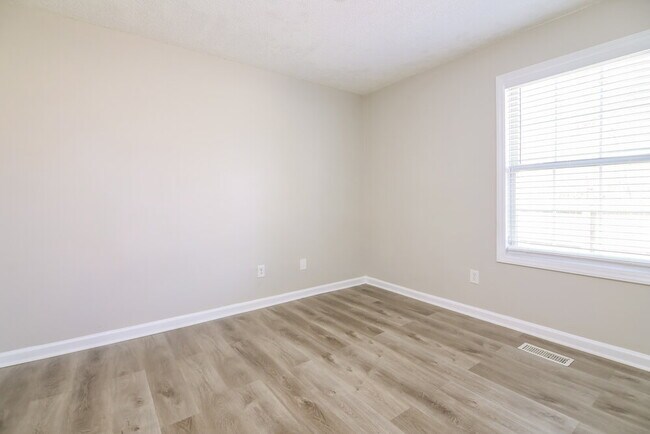 Building Photo - 2217 Hatton Way