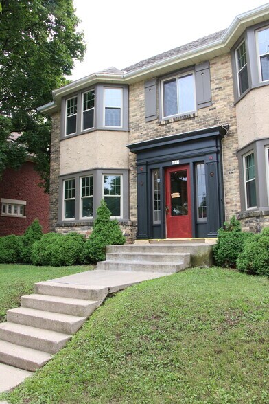 Building Photo - 6615 W Bluemound Rd