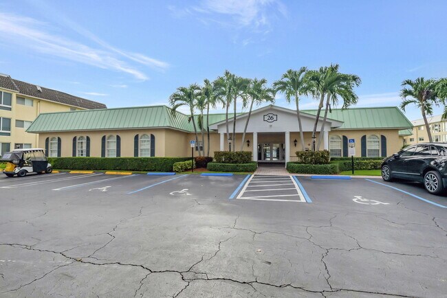 Building Photo - 18 Colonial Club Dr