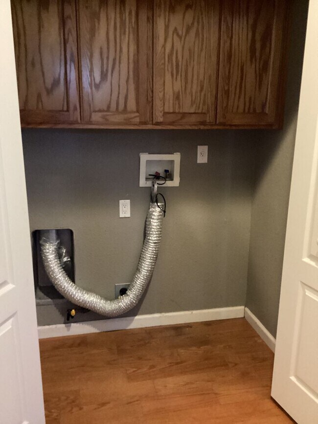 Building Photo - NOW AVAILABLE!! BEAUTIFUL GUSTINE HOME LOCATED IN GATED COMMUNITY