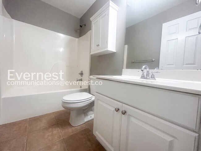 Building Photo - Limited Time Special Offer / 4 Bed, 4 Bath Home with Garage / Pet-Friendly / Vouchers Accepted / ...