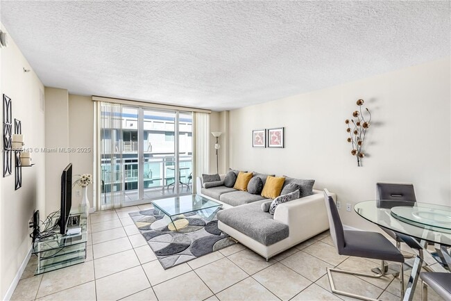 Building Photo - 6917 Collins Ave