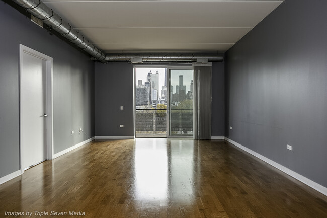 Building Photo - 873 N Larrabee St