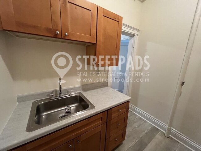 Building Photo - 1 bedroom in Boston MA 02215