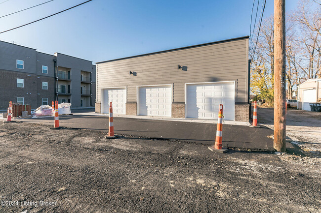 Building Photo - 1601 E Main St