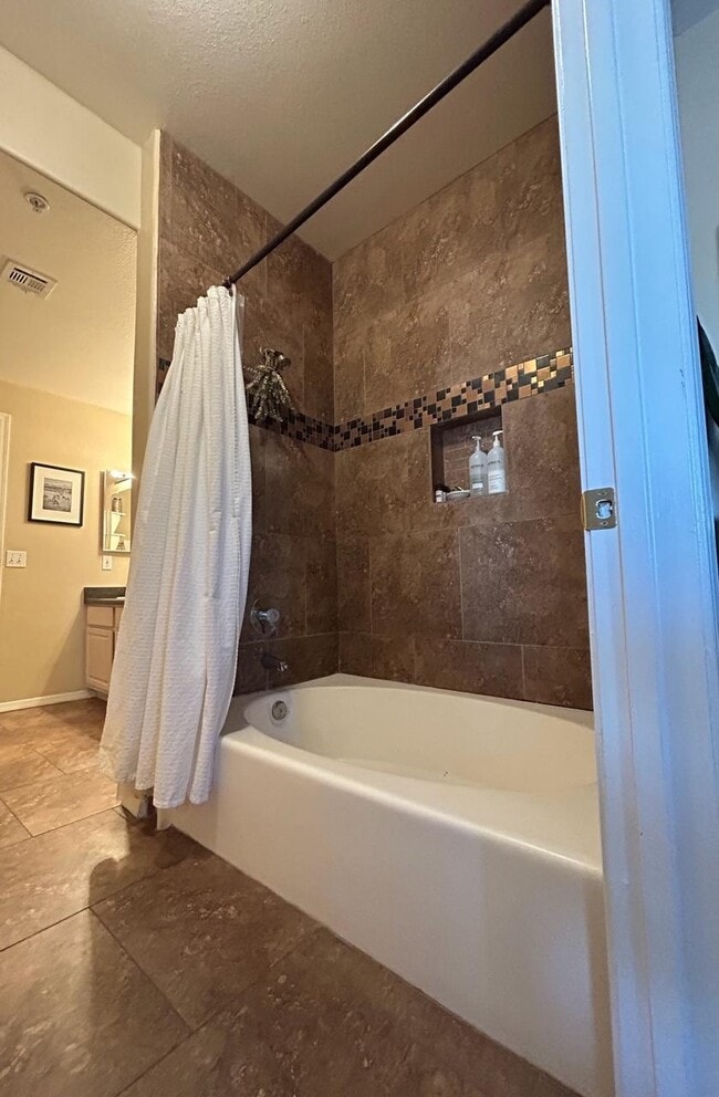 Building Photo - 13700 N Fountain Hills Blvd