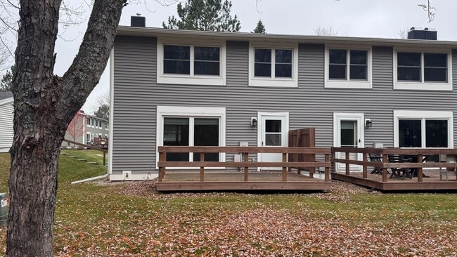 Building Photo - 707 Bong Blvd