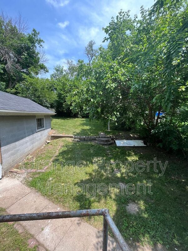 Building Photo - 5723 N 33rd Ave
