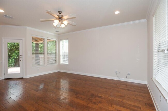 Building Photo - 6708 Menchaca Rd