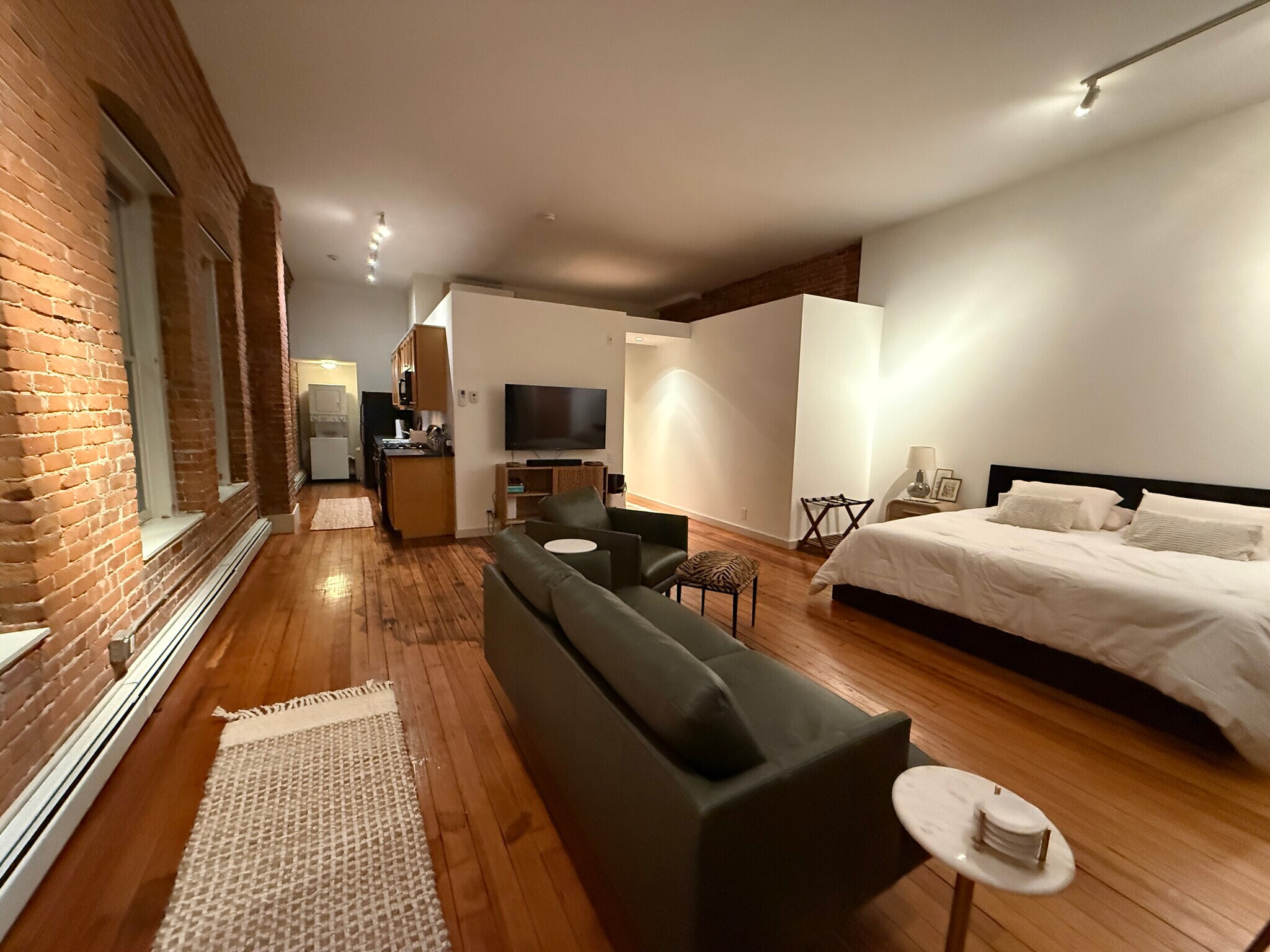 Building Photo - 93 Eddy St