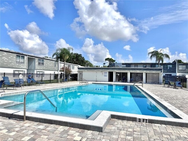 Building Photo - 1000 S Semoran Blvd